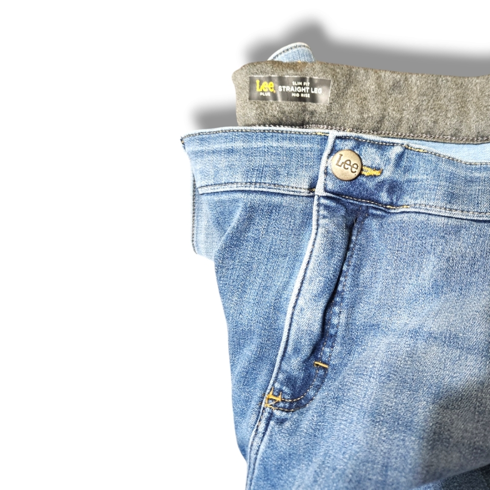 LEE- Women's(24) Denim Slim Fit Straight Leg Mid Rise Jeans - Picture 4 of 6